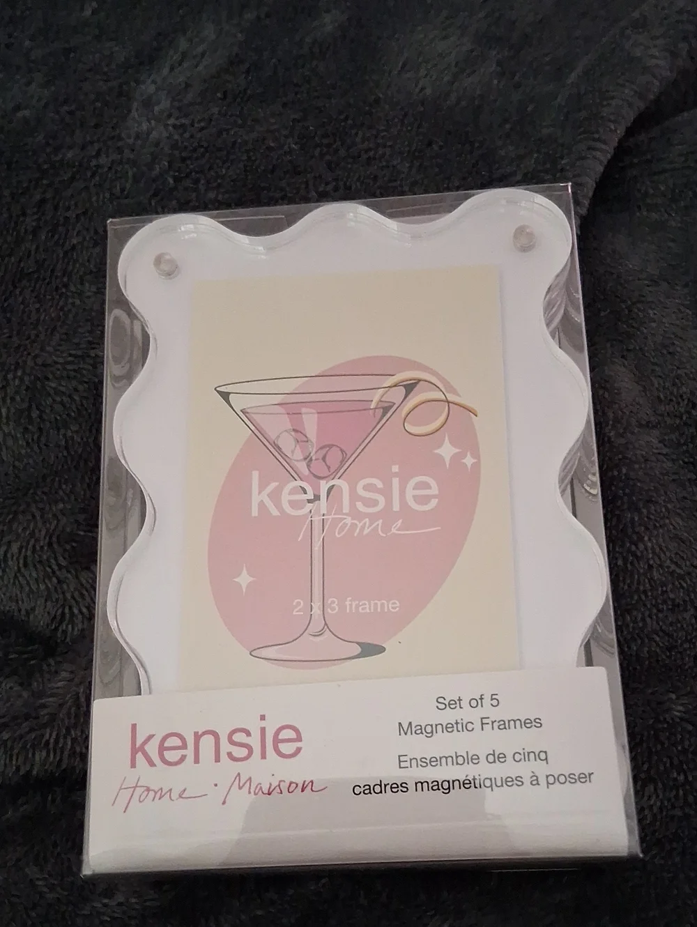 Kensie White Scalloped Magnetic Frames - Set of 5